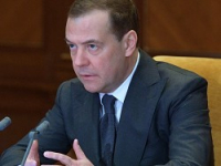 Медведев заявил о "худших подозрениях" перед выборами на Украине