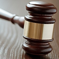 ИП на ЕНВД с видом деятельности "розничная торговля" не вправе заключать договоры поставки