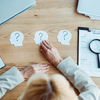 Можно ли отправить в простой сокращаемого работника: мнения судов разделились