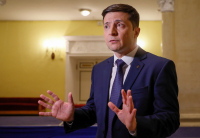 Зеленский: только один человек имеет право на меня давить