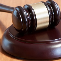 Суды разрешили принять к вычету НДС по приобретенным подаркам, переданным работникам в качестве премий